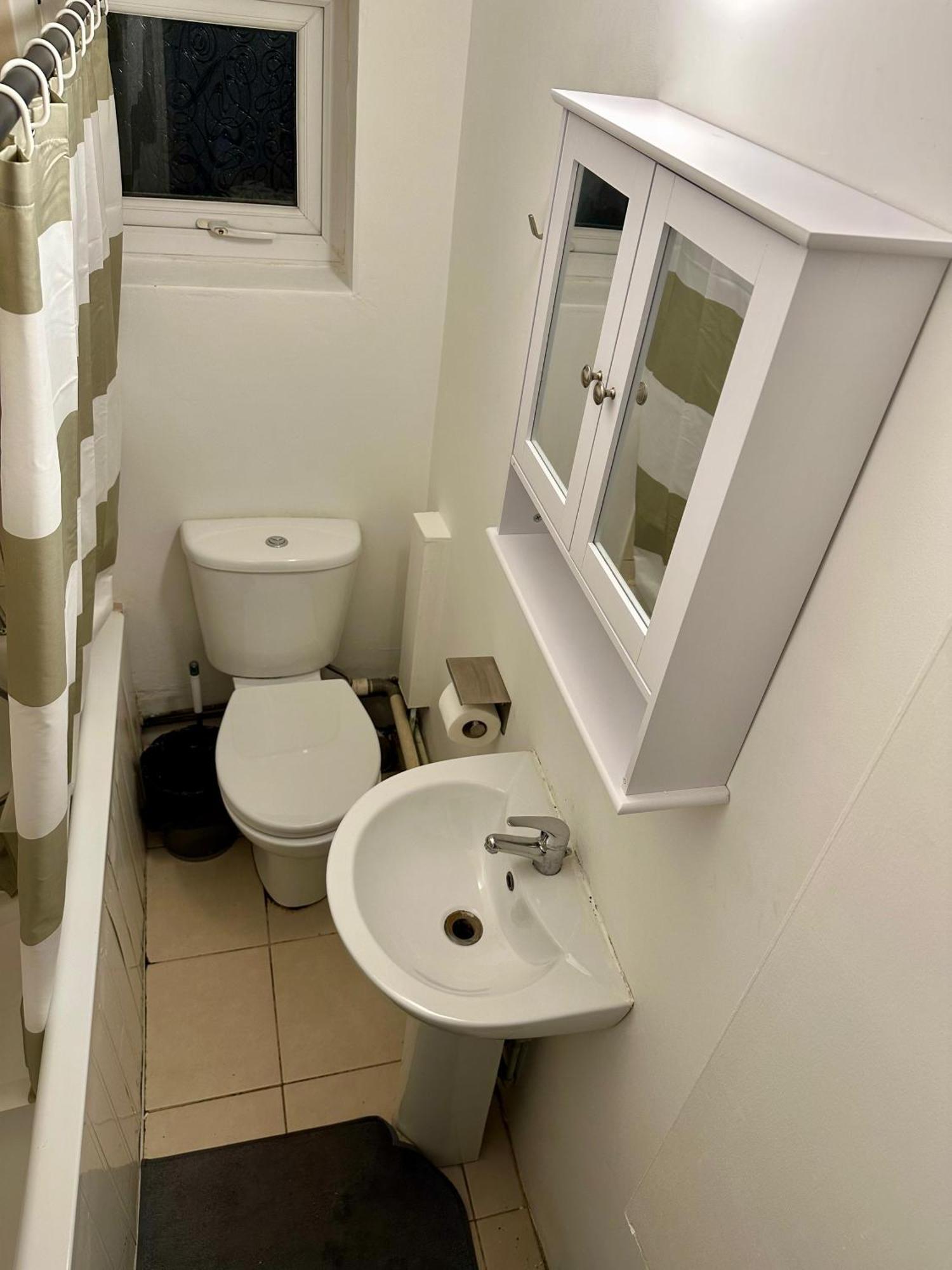 41b Flat Near Zone 1 Apartament *